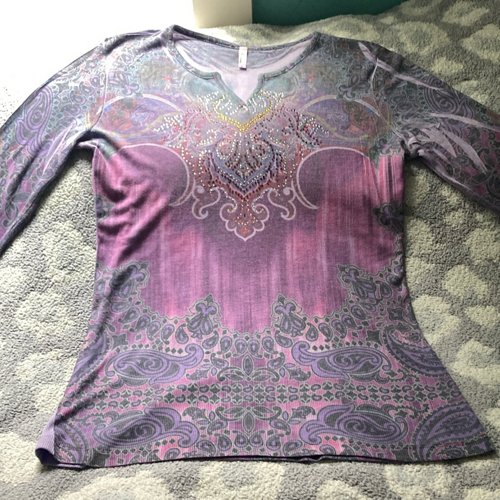 Kiara long sleeve and v-neck